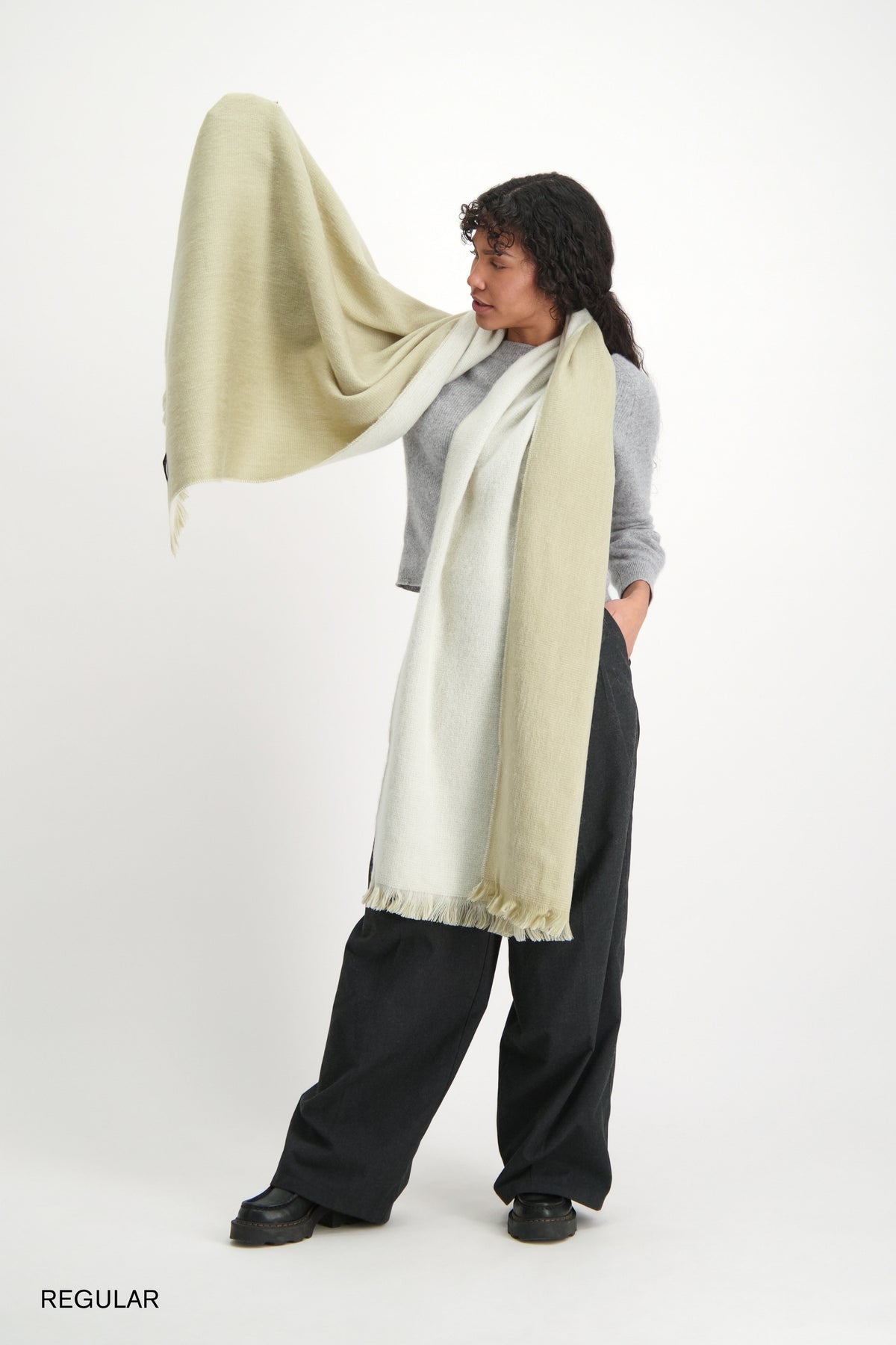 Scarf Beige & White